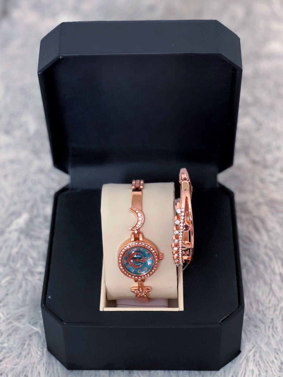 Women’s Premium Rose Gold Watch & Sparkling Bracelet Set - ROYAL MIRAR