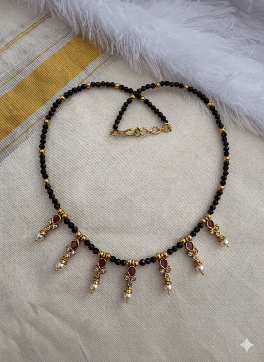 Pearl necklace - ROYAL MIRAR